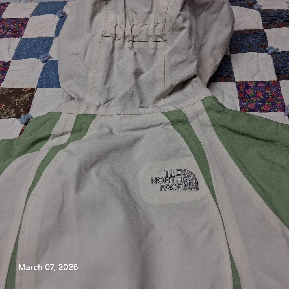 The North Face Girls‎ 3 in 1 Parka Size XS Hooded HyVent Light Green